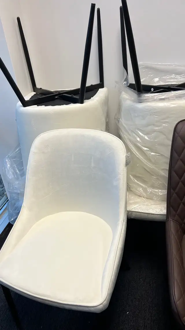 lots of living room chairs dining chairs  in Chairs & Recliners in Markham / York Region - Image 10
