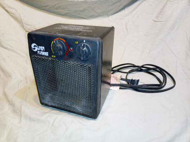 Space Heater Portable Ceramic Heater in Heaters, Humidifiers & Dehumidifiers in Oakville / Halton Region
