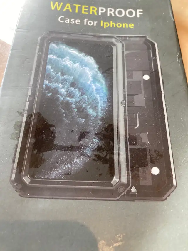 Waterproof case for iPhone in Cell Phone Accessories in Windsor Region - Image 3