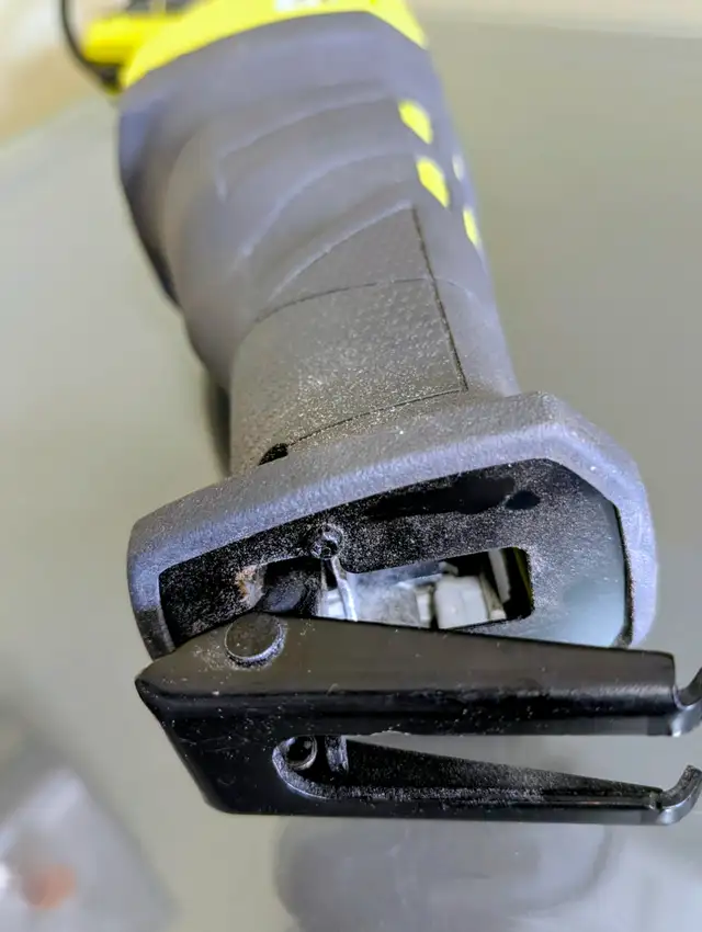RJ1861V Corded Reciprocating Saw (Used) in Power Tools in Oakville / Halton Region - Image 6