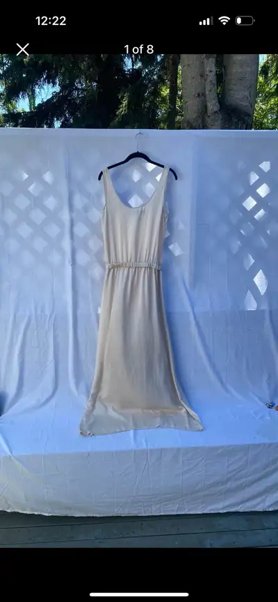 Excellent condition still. just one minor mark on the left shoulder strap and a couple tiny faded re...