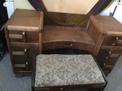 Coiffeuse antique, View more