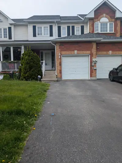 Oshawa 3+1 Bedroom entire Townhouse for rent!