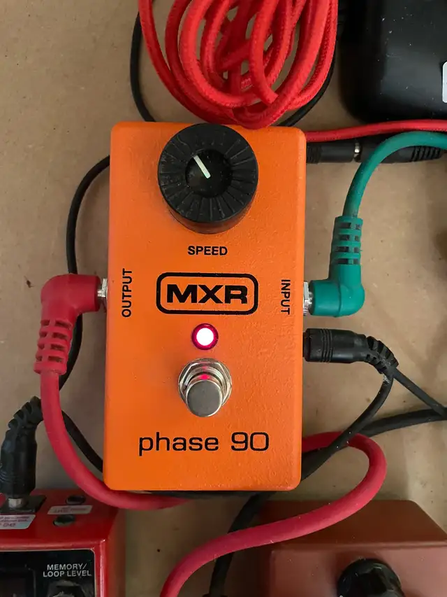 MXR Phase 90 foot pedal in Amps & Pedals in Belleville - Image 5