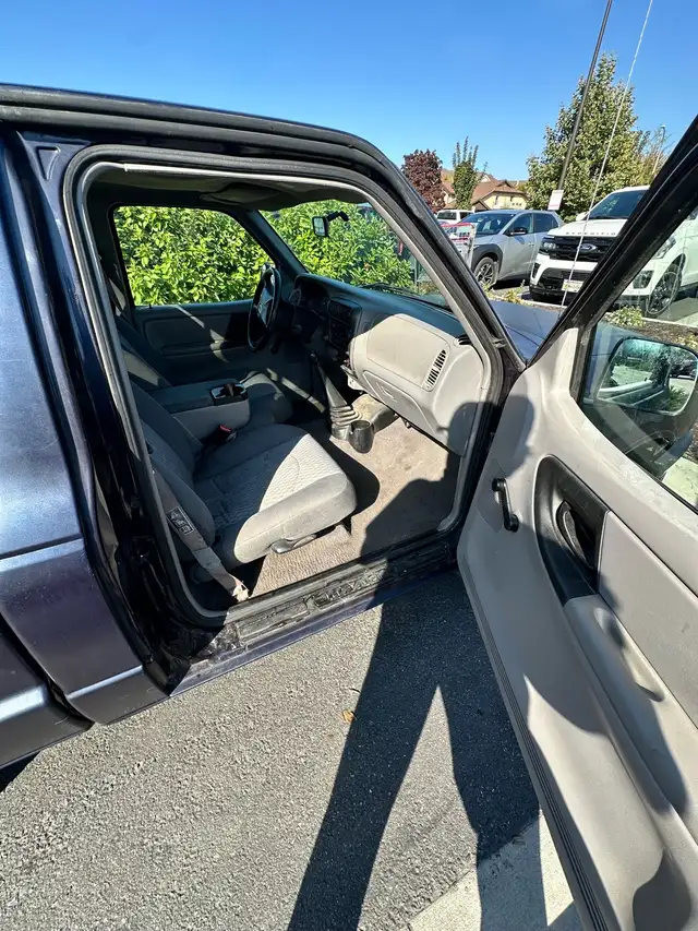 2002 Mazda b2300574686536600791045
