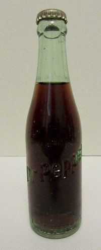 Vintage Dr. Pepper 10-2-4 Bottle, 6OZ. FULL Tenn- Nice Condition