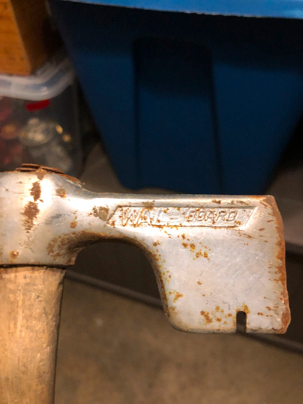 Vintage Wal Board Hammer in great condition. in Hand Tools in Vancouver - Image 3