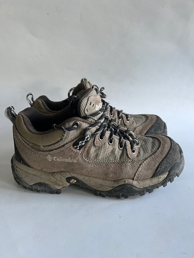 Womens size 7.5 Columbia Hiking Shoes  in Women's - Shoes in Kingston - Image 2