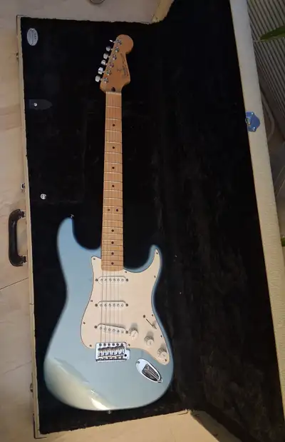 Fender Stratocaster MIM 2004, View more