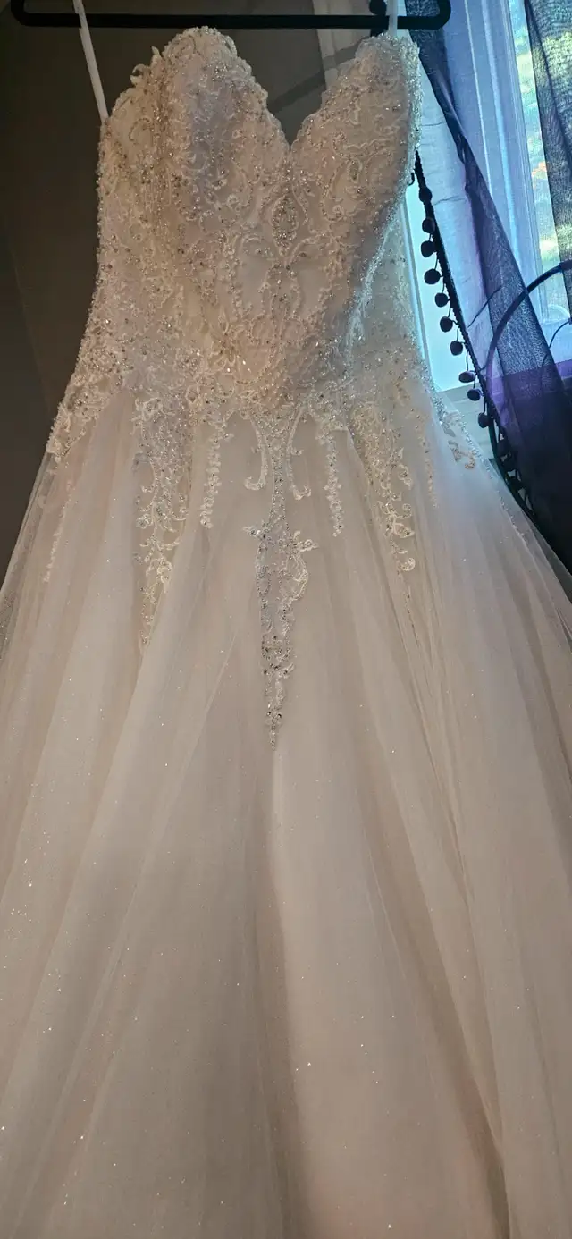 Allure Bridal Gown  Strapless Size 1262863282622595123