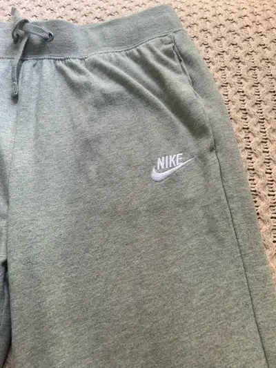 WOMEN’S NIKE GREY JOGGERS•SWEAT PANTS ! SIZE SMALL, View more