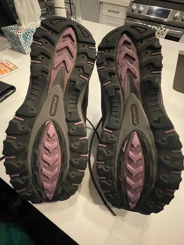 Ladies Work Shoes in Women's - Shoes in Oshawa / Durham Region - Image 3