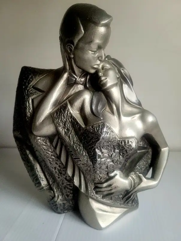 Austin Sculpture Art  Deco Couple By Alexander Daniel in Arts & Collectibles in West Island - Image 2