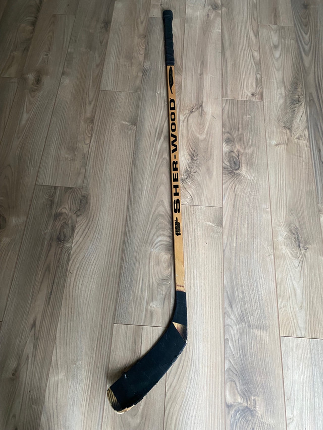 Used Hockey Sticks in Hockey in St. Albert - Image 4