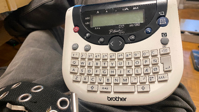brother pt-1290 label maker in General Electronics in City of Toronto - Image 2