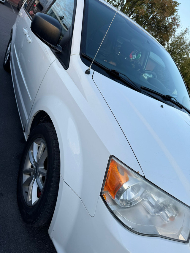 Dodge grand caravan 2014 STX in Cars & Trucks in Ottawa - Image 3