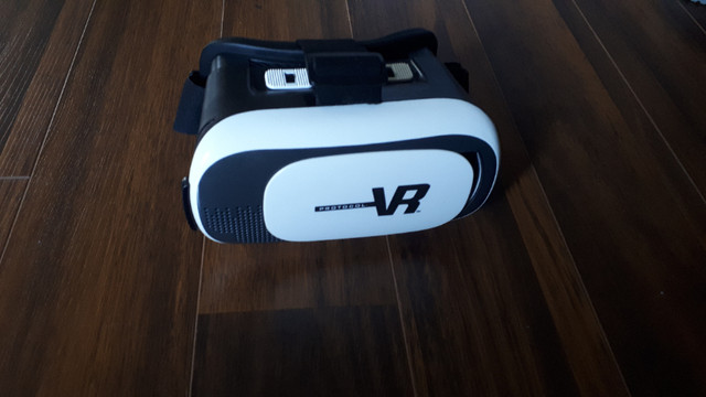Protocol 3D VR headset dans Jouets et jeux  à Sault Ste. Marie - Image 2