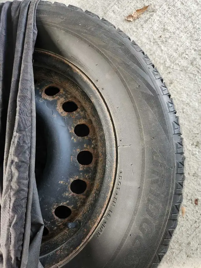 Bridgestone 235/65R17 Winter Tires in Tires & Rims in Ottawa - Image 5