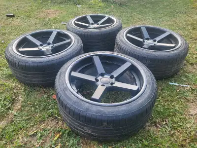 Mags Stance SC5 en bon état général. Quelques scratchs mais paraissent encore très bien. Design 5 sp...