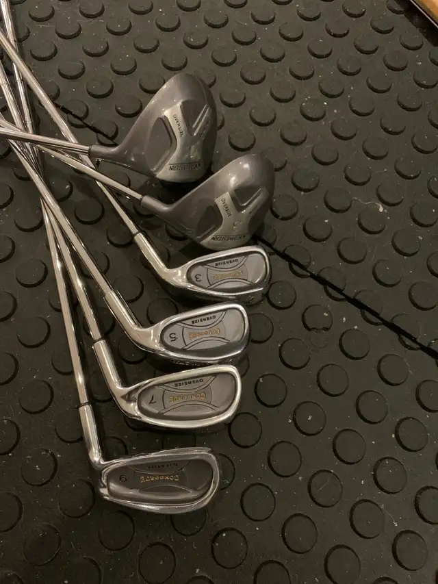 Women’s golf clubs, right swing in Golf in Ottawa - Image 2