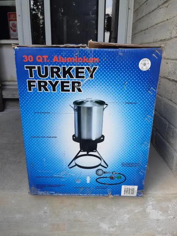 Turkey Fryer in Other in Hamilton - Image 3
