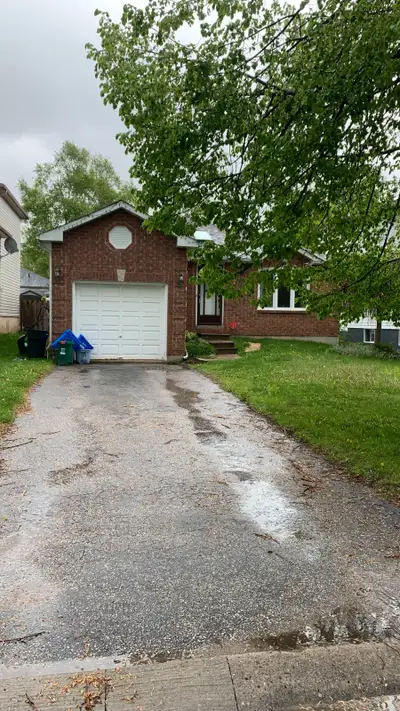 Whole Bungalow for Rent (3bed on main fl with finished basement)