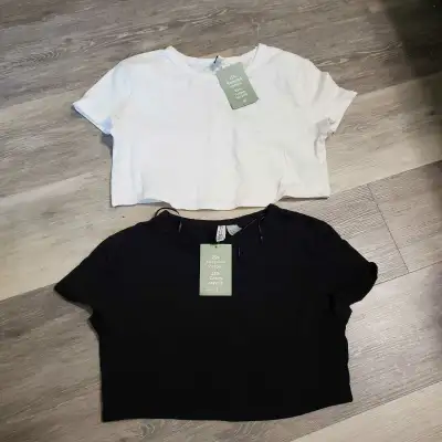 New cropped top size L, View more