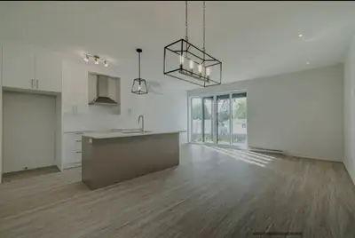 51/2 Newly Built Condo for Rent