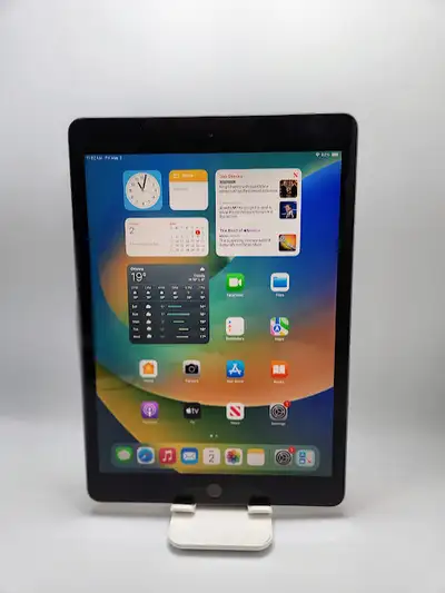 iPad 7 128gb Wifi Grey 3 Months Warranty, View more