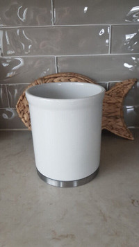 OGGI White Ceramic and Stainless Steel Utensil Holder