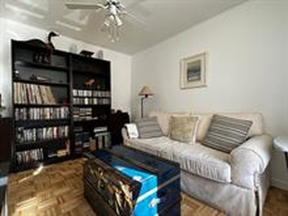Apartment for Rent - 2555 Montgomery 2