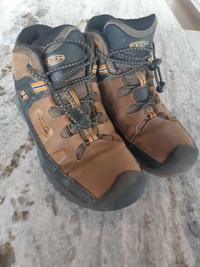 Kids Keen hiking boots 