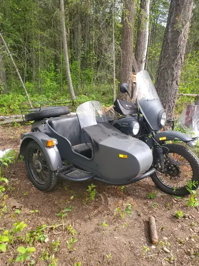 Good condition, comes with fitted cover, and other uninstalled accessories