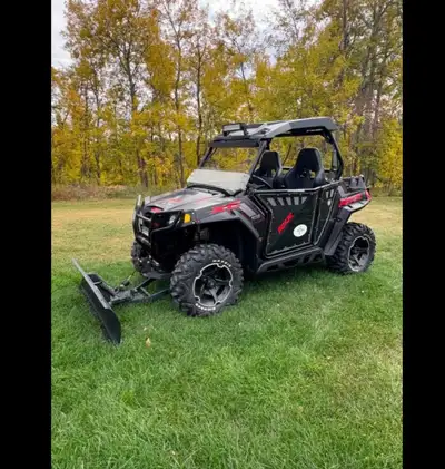 2014 polaris RZR 800XC Edition Matt Black: radio stero with Dome lights, cab Heater, 60" Quick detac...