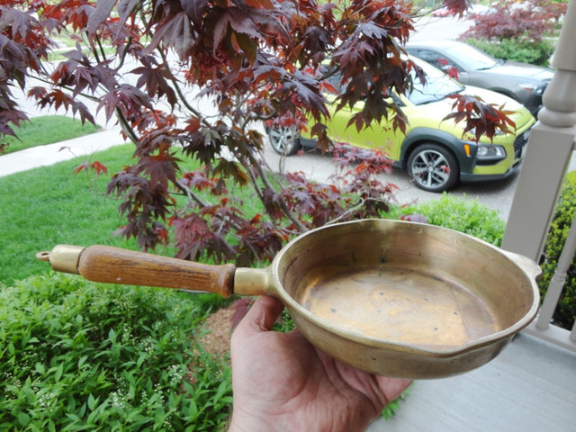 Selling a 7.5" Brass Wood Handled Frying Pan & Desk Clip Light in Kitchen & Dining Wares in Kitchener / Waterloo - Image 2