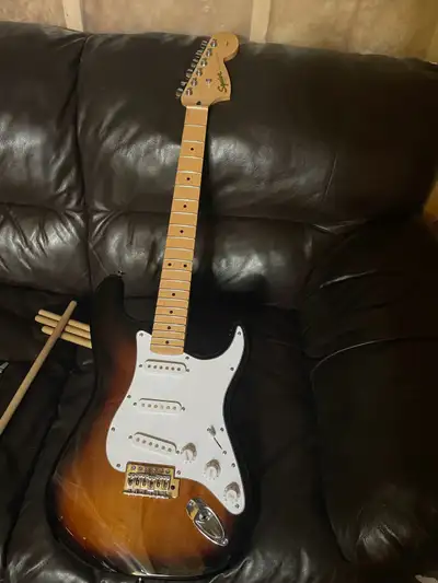 Stratocaster, View more
