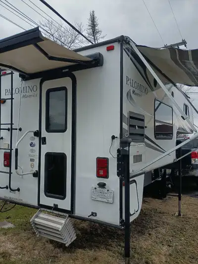 This pre-owned Palomino Maverick truck camper is ready for your next adventure and is in good overal...