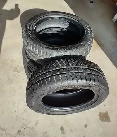 Near new Sailun Atrezzo 4S all weather snow certified tires, less than 2000 km. P185/60/R15. Asking...
