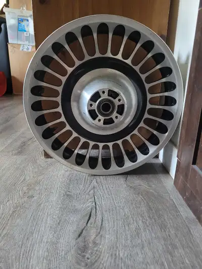 Mag moto propre bon état.