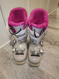 Ski boots, kids size 4 to 5