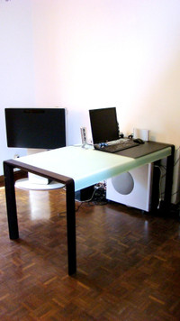 Minimalist/ modern 1/2" Tempered Glass dinning/ office table