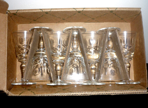 Crystal Glasses .. NEW .. 3 1/4" High ... never used .. Crystal in Kitchen & Dining Wares in Cambridge - Image 2