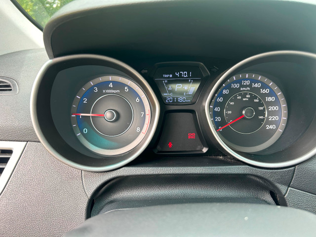 2014 Hyundai Elantra Limited *Sunroof, Navi, Bluetooth* in Cars & Trucks in Mississauga / Peel Region - Image 4