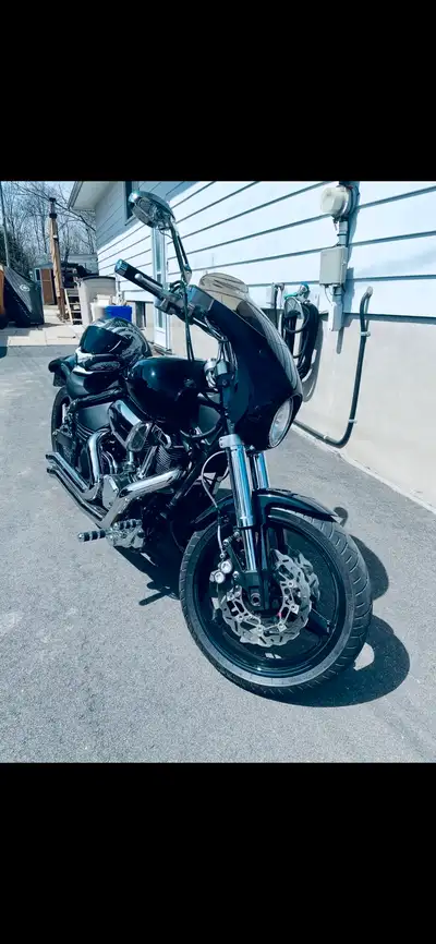 Pure bad ass cruiser muscle with sport bike handling !!!!!!! 1700CCs of power and speed. Dark black...