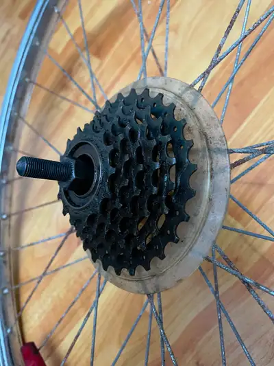 Roue Vélo Arrière + Cassette / 26 pouces / 10$, View more