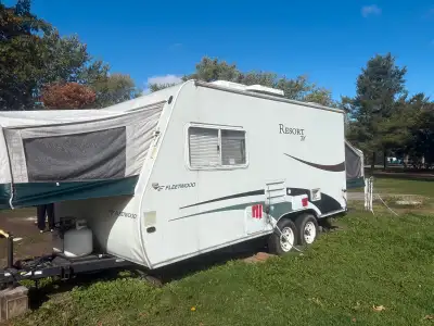 3000 OBO 2005 Fleetwood TNT 20ft Double axle New tires We bought this trailer as an upgrade to our p...