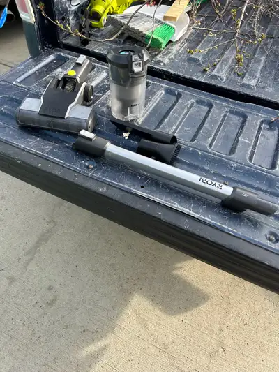 I'm offering a selection of accessories for a cordless Ryobi vacuum, perfect for extending the funct...