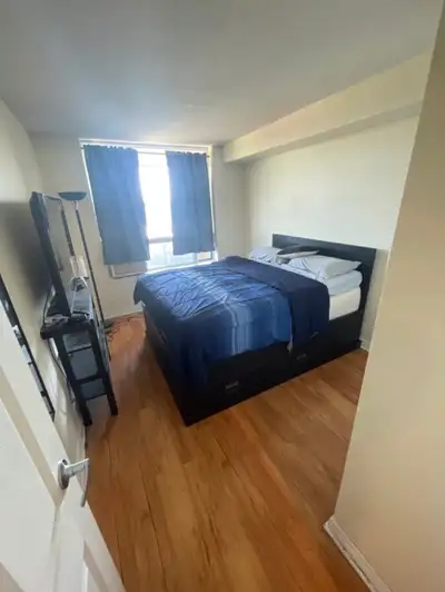 1 Room Available in a 2-Bedroom Apartment Location: 5 minutes walking distance from Bilings Bridge S...