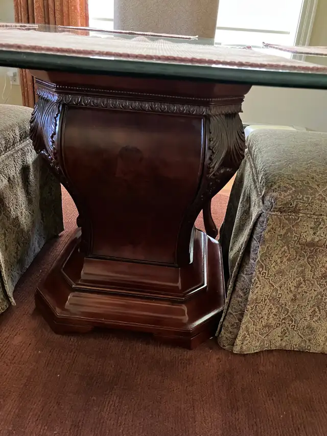 Serpentine glass top table in Dining Tables & Sets in City of Halifax - Image 3