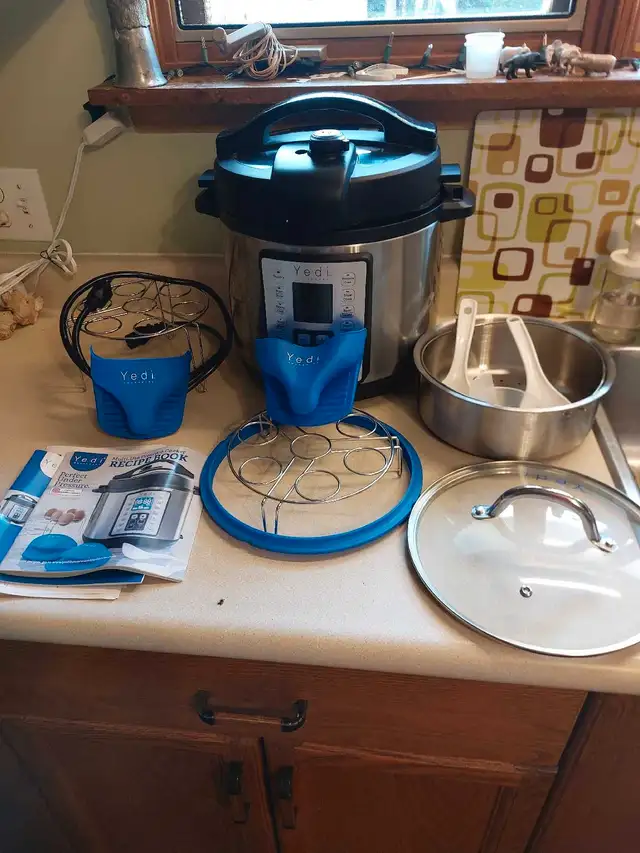 Pressure Cooker in Microwaves & Cookers in Sarnia - Image 2